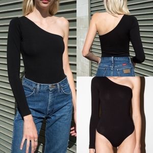 BRANDY MELVILLE BLYTHE BODYSUIT